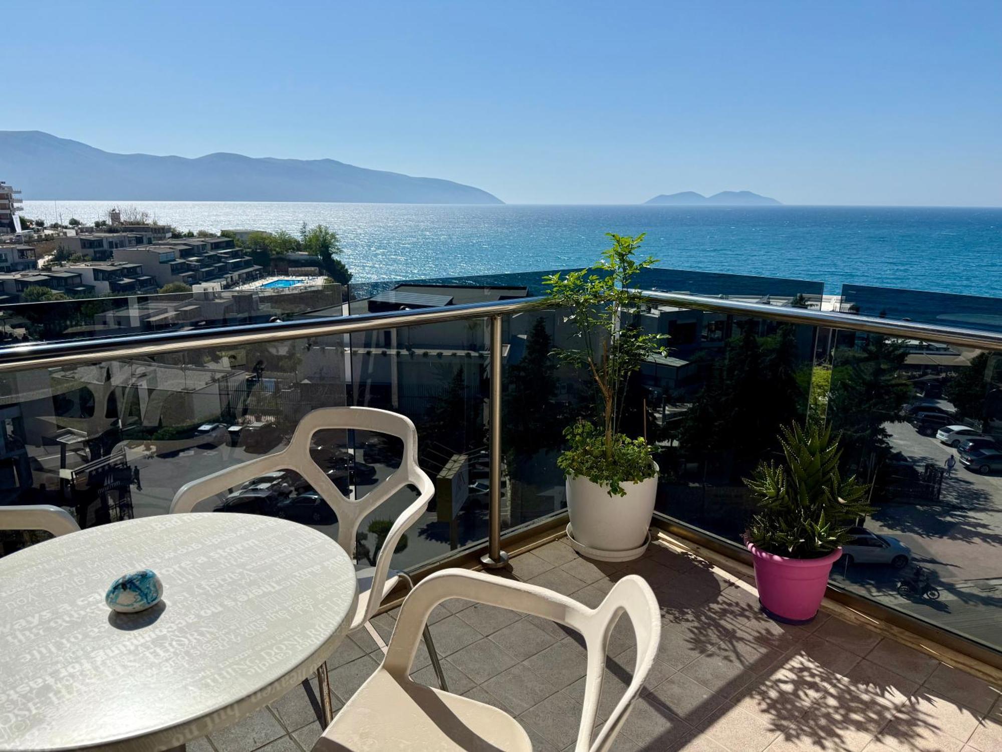 Spectacular Seaview Apartment Vlorë Exteriör bild
