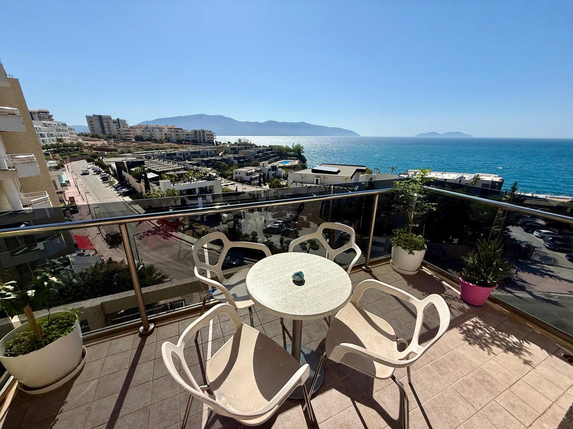 Spectacular Seaview Apartment Vlorë Exteriör bild