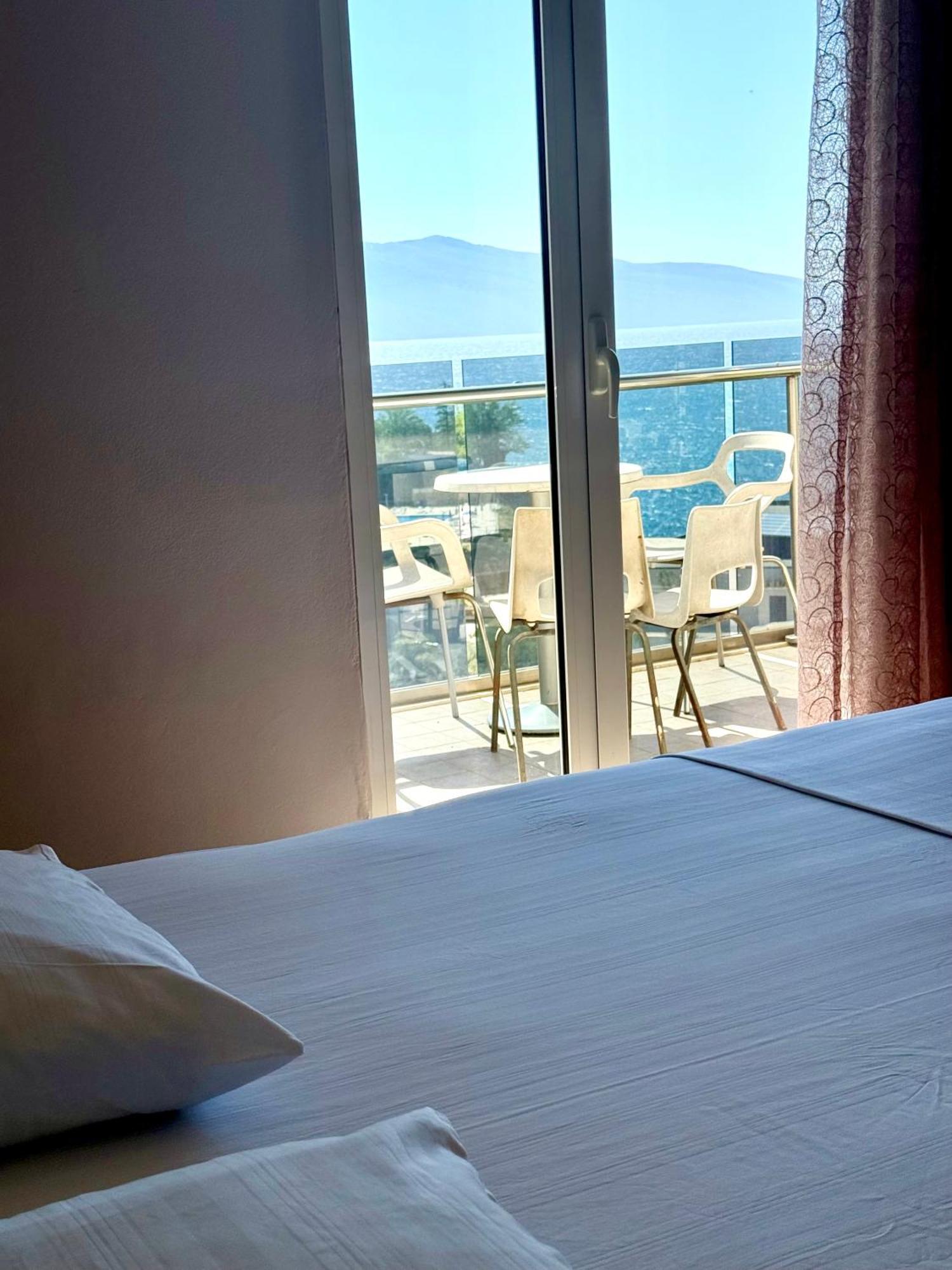 Spectacular Seaview Apartment Vlorë Exteriör bild