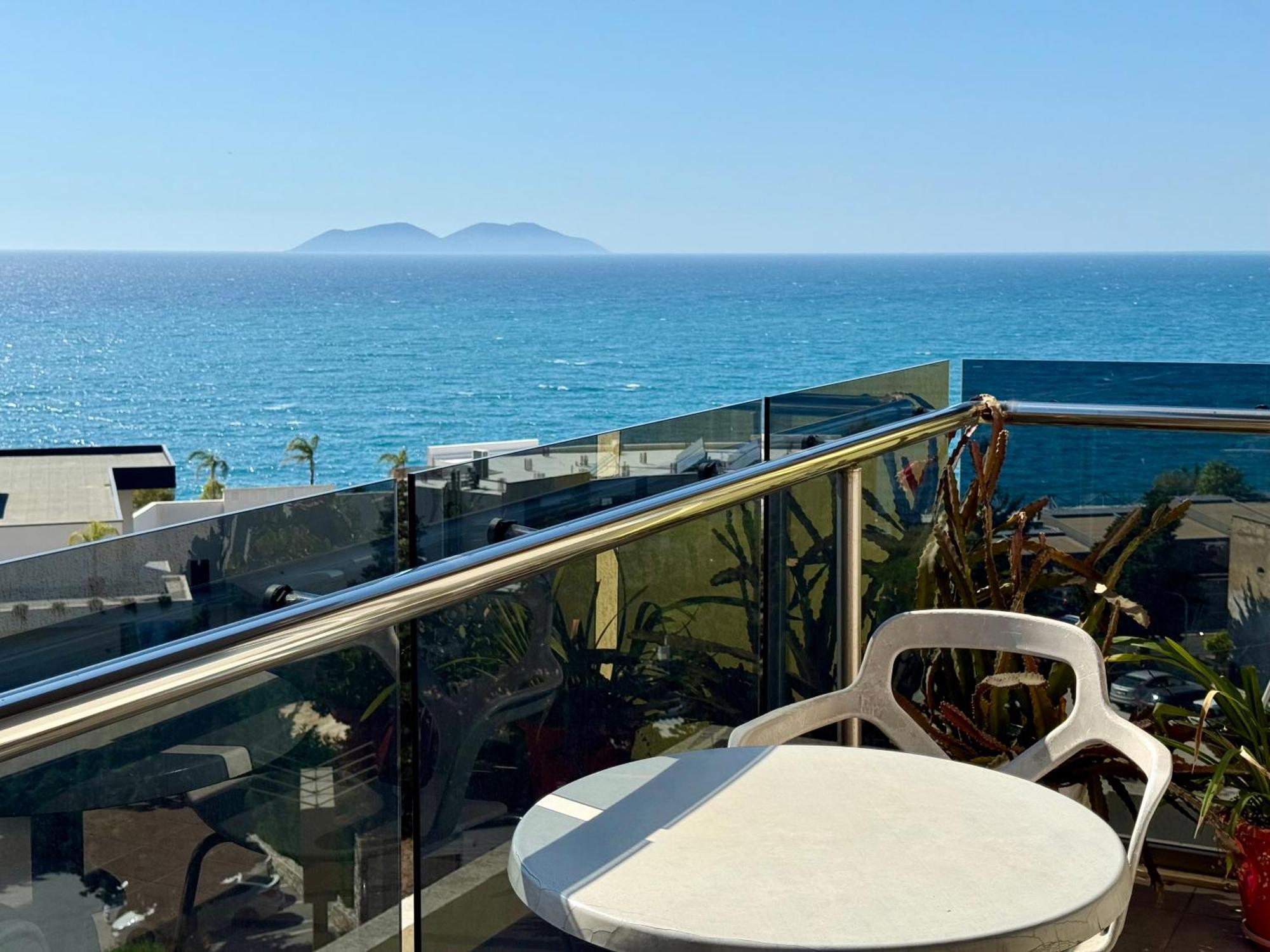 Spectacular Seaview Apartment Vlorë Exteriör bild